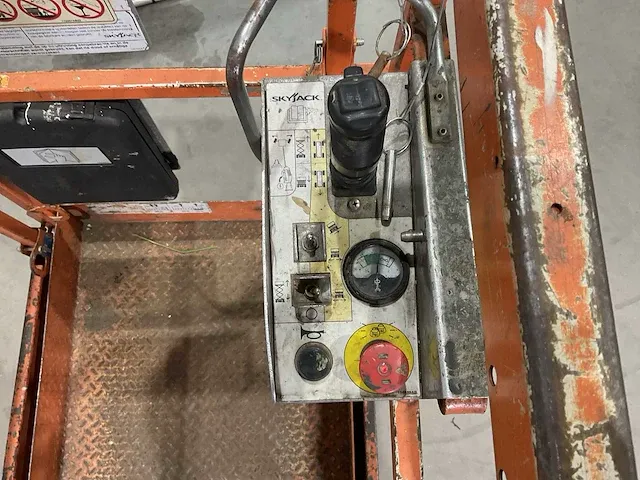 2011 skyjack sjiii-3220 electric schaarlift - afbeelding 14 van  24
