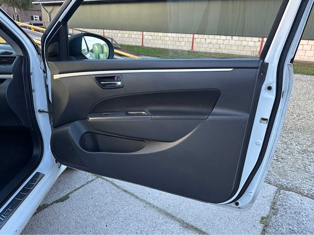 2011 suzuki swift personenauto - afbeelding 36 van  38