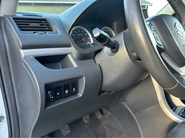 2011 suzuki swift personenauto - afbeelding 11 van  38