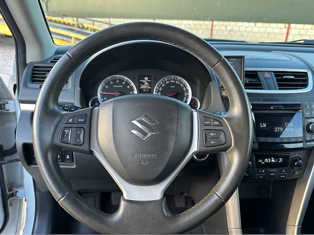 2011 suzuki swift personenauto - afbeelding 26 van  38