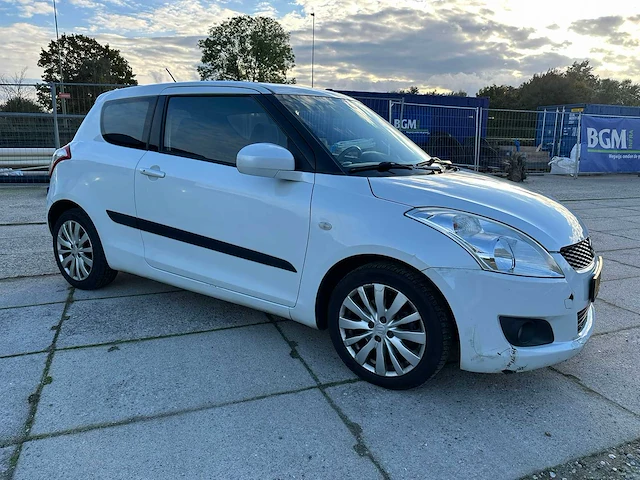 2011 suzuki swift personenauto - afbeelding 34 van  38