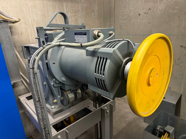 2011 thyssenkrupp gmbh tw130h liftmotor met schakelkast - afbeelding 12 van  19