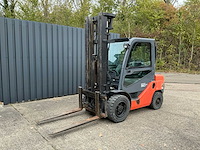 2011 toyota 02-8fdf30 vorkheftruck - afbeelding 1 van  30