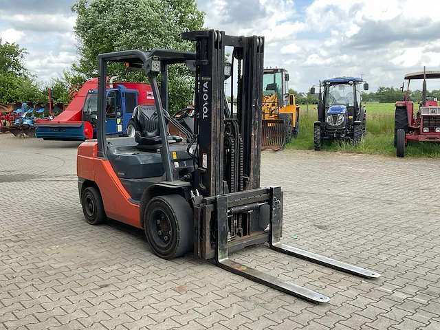 2011 toyota 52-8fdjf35 vorkheftruck - afbeelding 11 van  16