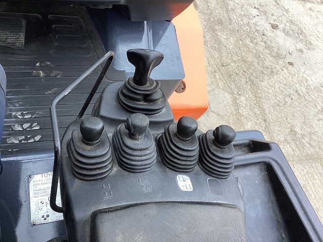 2011 toyota 8fbmht85 vorkheftruck - afbeelding 12 van  15