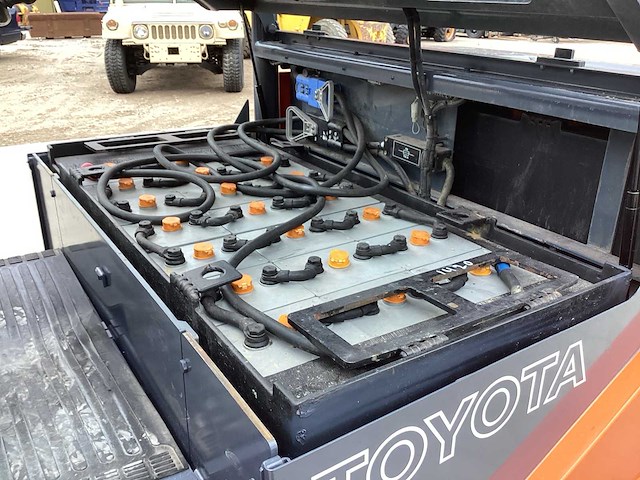 2011 toyota 8fbmht85 vorkheftruck - afbeelding 13 van  15