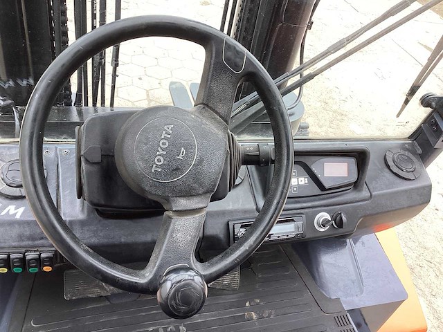 2011 toyota 8fbmht85 vorkheftruck - afbeelding 9 van  15