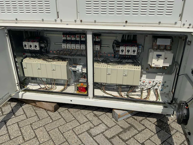 2011 trane cgam 160 chiller - afbeelding 6 van  8