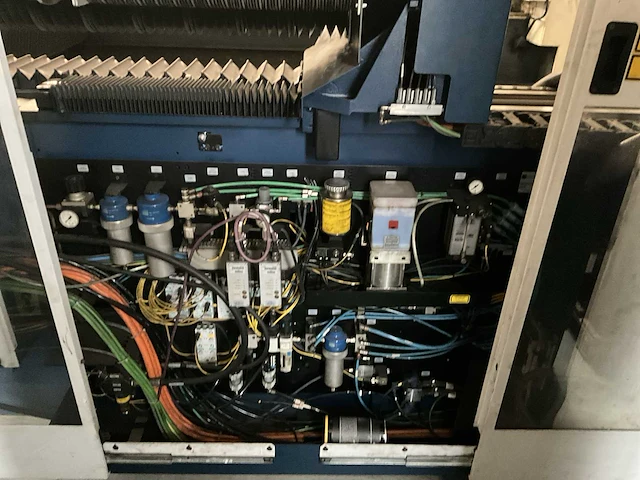 2011 trumpf l16 trulaser 5030 lasersnijmachine - afbeelding 2 van  29