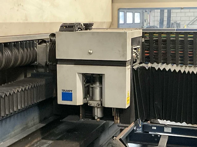 2011 trumpf l16 trulaser 5030 lasersnijmachine - afbeelding 10 van  29