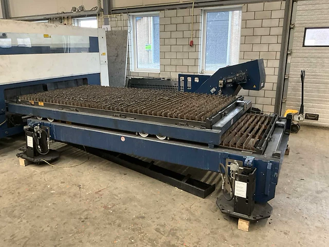 2011 trumpf l16 trulaser 5030 lasersnijmachine - afbeelding 25 van  29