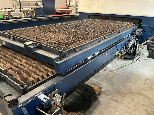2011 trumpf l16 trulaser 5030 lasersnijmachine - afbeelding 28 van  29