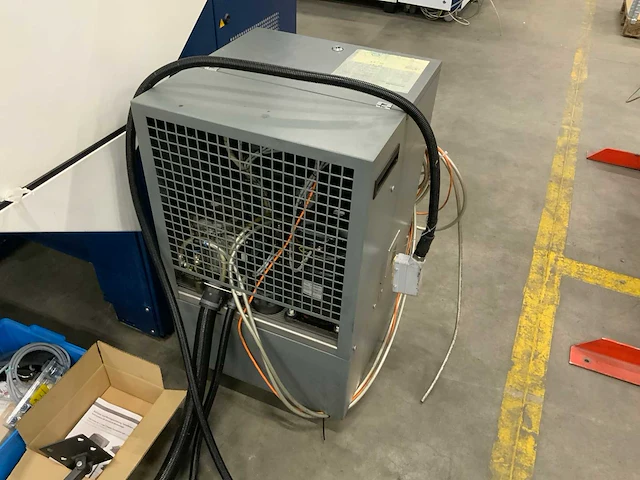 2011 trumpf trulaser station 5004 90-02-01-a10 lasersnijmachine - afbeelding 2 van  11