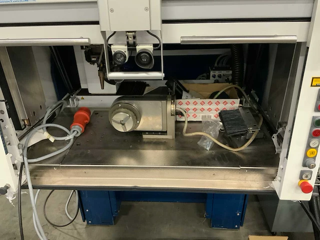 2011 trumpf trulaser station 5004 90-02-01-a10 lasersnijmachine - afbeelding 8 van  11