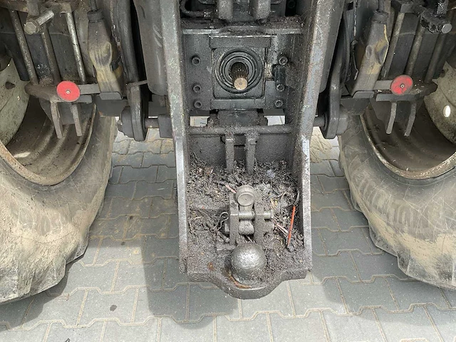 2011 valtra t202 vierwielaangedreven landbouwtractor - afbeelding 11 van  47