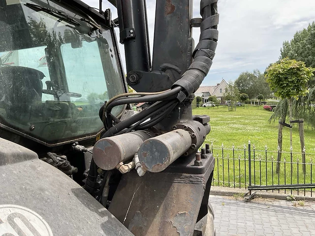 2011 valtra t202 vierwielaangedreven landbouwtractor - afbeelding 19 van  47