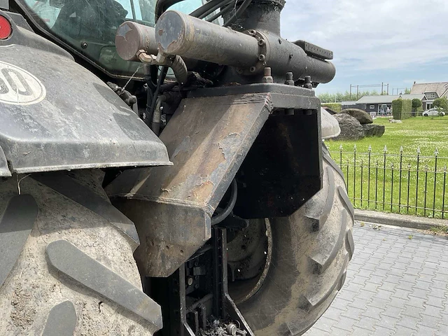 2011 valtra t202 vierwielaangedreven landbouwtractor - afbeelding 20 van  47
