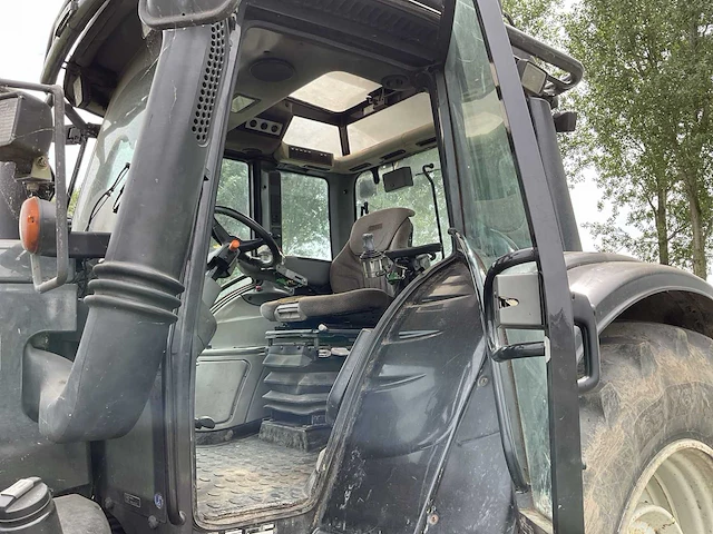 2011 valtra t202 vierwielaangedreven landbouwtractor - afbeelding 21 van  47