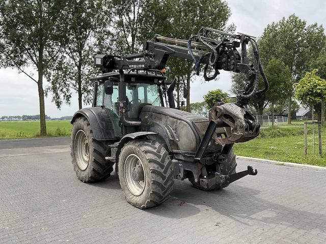 2011 valtra t202 vierwielaangedreven landbouwtractor - afbeelding 23 van  47