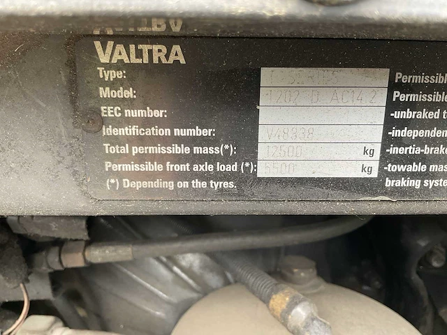 2011 valtra t202 vierwielaangedreven landbouwtractor - afbeelding 42 van  47