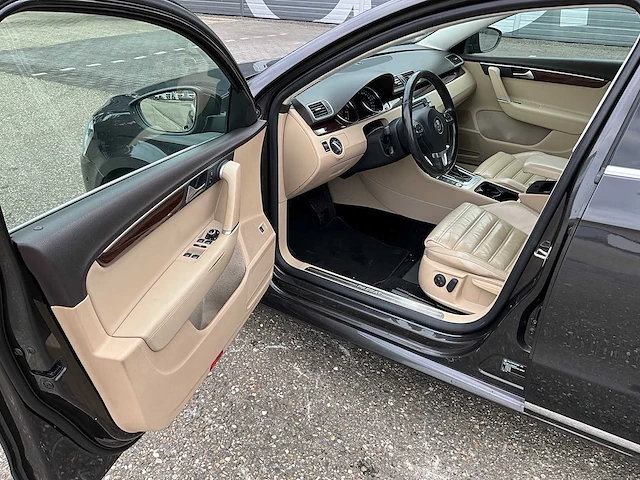 2011 volkswagen passat 3.6 v6 4motion personenauto 300pk - afbeelding 14 van  32