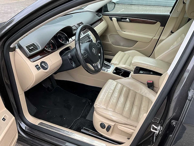 2011 volkswagen passat 3.6 v6 4motion personenauto 300pk - afbeelding 16 van  32