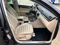 2011 volkswagen passat 3.6 v6 4motion personenauto 300pk - afbeelding 24 van  32