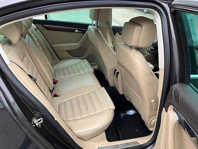 2011 volkswagen passat 3.6 v6 4motion personenauto 300pk - afbeelding 28 van  32