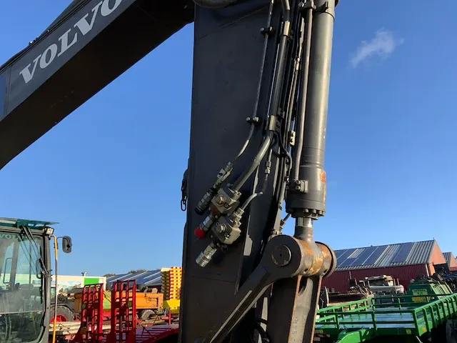 2011 volvo ec210c rupsgraafmachine - afbeelding 7 van  44