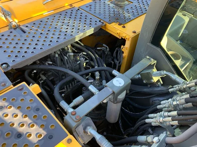 2011 volvo ec210c rupsgraafmachine - afbeelding 15 van  44