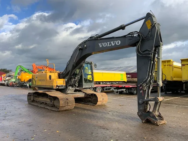 2011 volvo ec240cl rupsgraafmachine - afbeelding 12 van  47