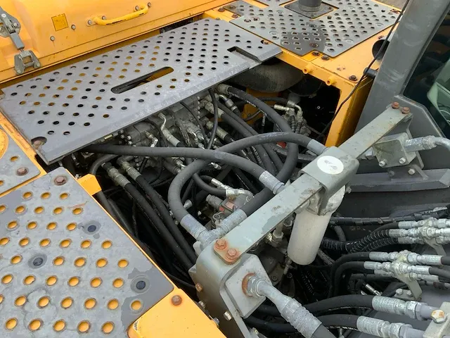 2011 volvo ec240cl rupsgraafmachine - afbeelding 29 van  47