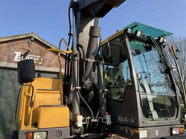 2011 volvo ew140c banden graafmachine - afbeelding 25 van  26