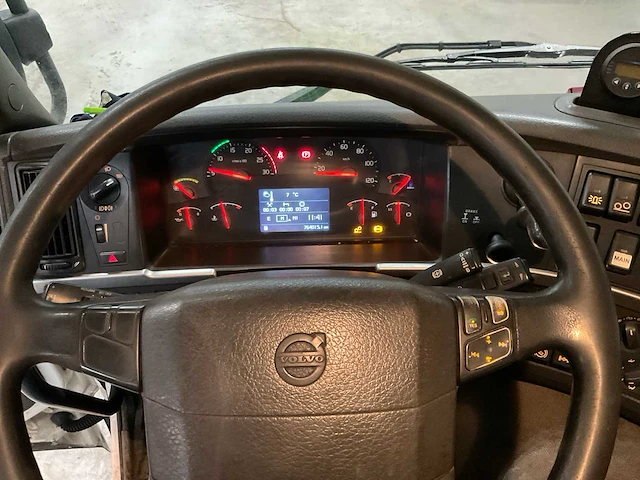 2011 volvo fmx 460 eev euro5 vrachtwagen - afbeelding 27 van  36