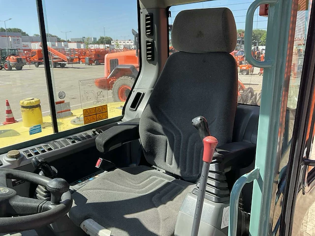 2011 yanmar b55w-2 banden graafmachine - afbeelding 20 van  42