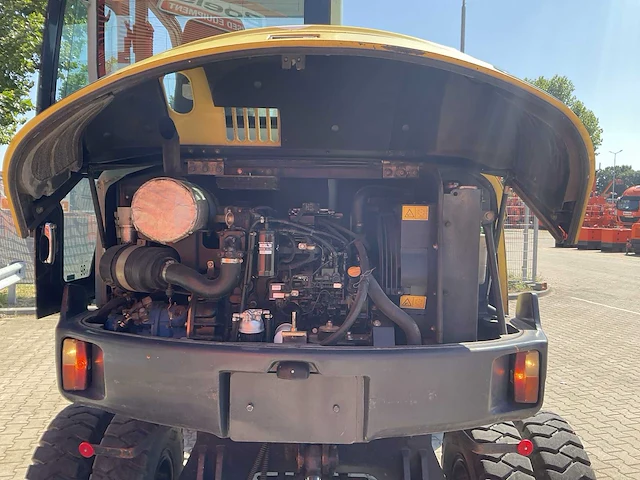 2011 yanmar b55w-2 banden graafmachine - afbeelding 24 van  42