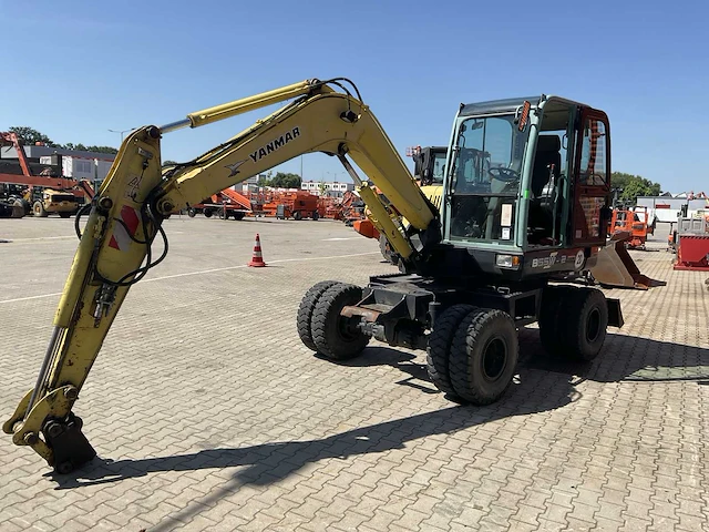 2011 yanmar b55w-2 banden graafmachine - afbeelding 42 van  42