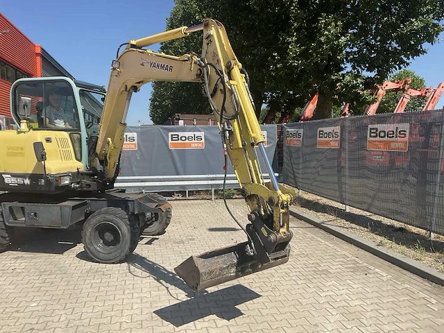 2011 yanmar b55w banden graafmachine - afbeelding 2 van  50