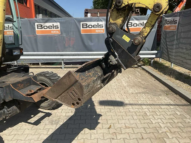 2011 yanmar b55w banden graafmachine - afbeelding 18 van  50