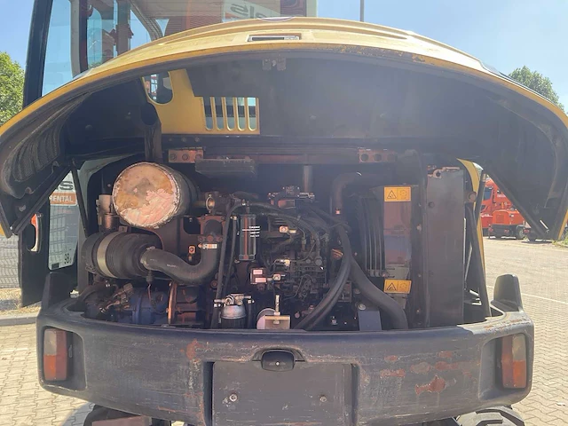 2011 yanmar b55w banden graafmachine - afbeelding 29 van  50