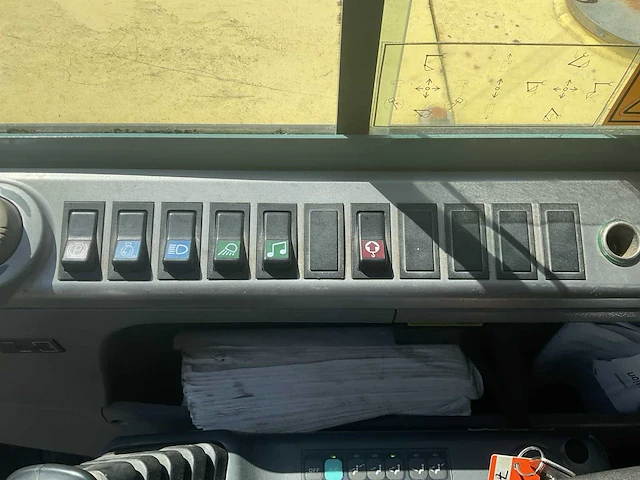 2011 yanmar b55w banden graafmachine - afbeelding 33 van  50