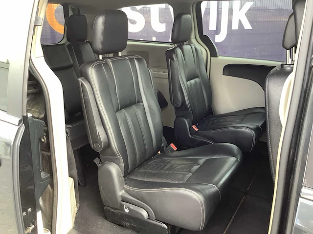 2012 - chrysler - town & country - personenauto - afbeelding 3 van  15