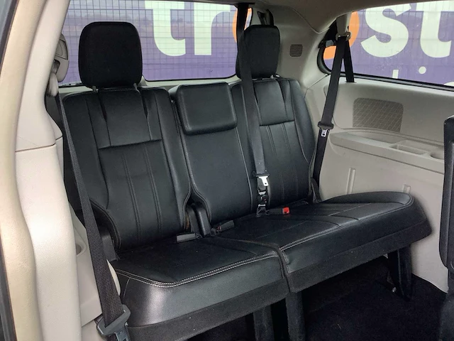 2012 - chrysler - town & country - personenauto - afbeelding 4 van  15