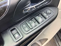 2012 - chrysler - town & country - personenauto - afbeelding 6 van  15