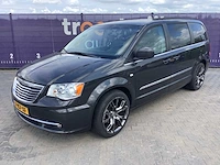 2012 - chrysler - town & country - personenauto - afbeelding 1 van  15