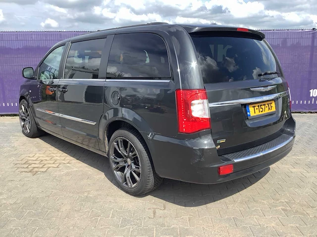 2012 - chrysler - town & country - personenauto - afbeelding 9 van  15