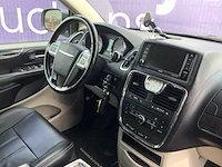 2012 - chrysler - town & country - personenauto - afbeelding 12 van  15
