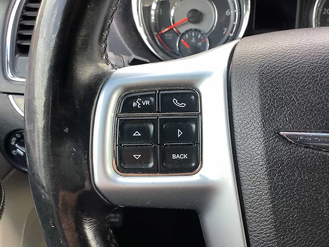 2012 - chrysler - town & country - personenauto - afbeelding 14 van  15