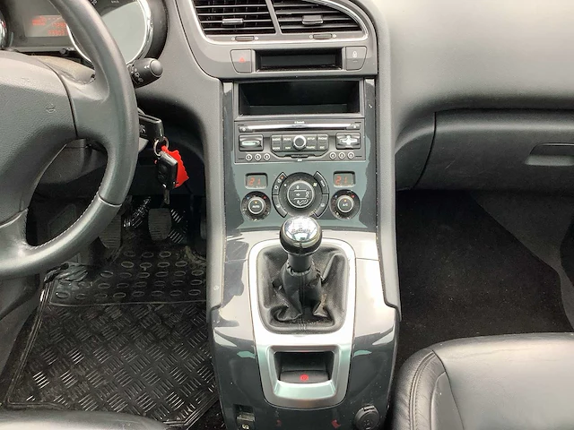 2012 - peugeot - 5008 - 1.6 vti b. lease 7p. - personenauto - afbeelding 12 van  13