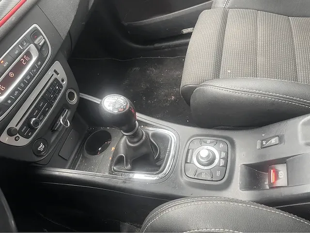 2012 - renault - mégane estate - gt line - personenauto - afbeelding 11 van  26